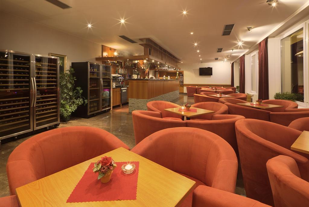 Holiday Park Orava - Hotel Orava Dolny Kubin Bagian luar foto
